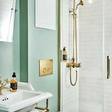 Stangeland Gard Hotell Austevoll